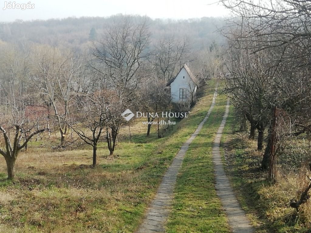 1240 nm-es telek eladó Keszü