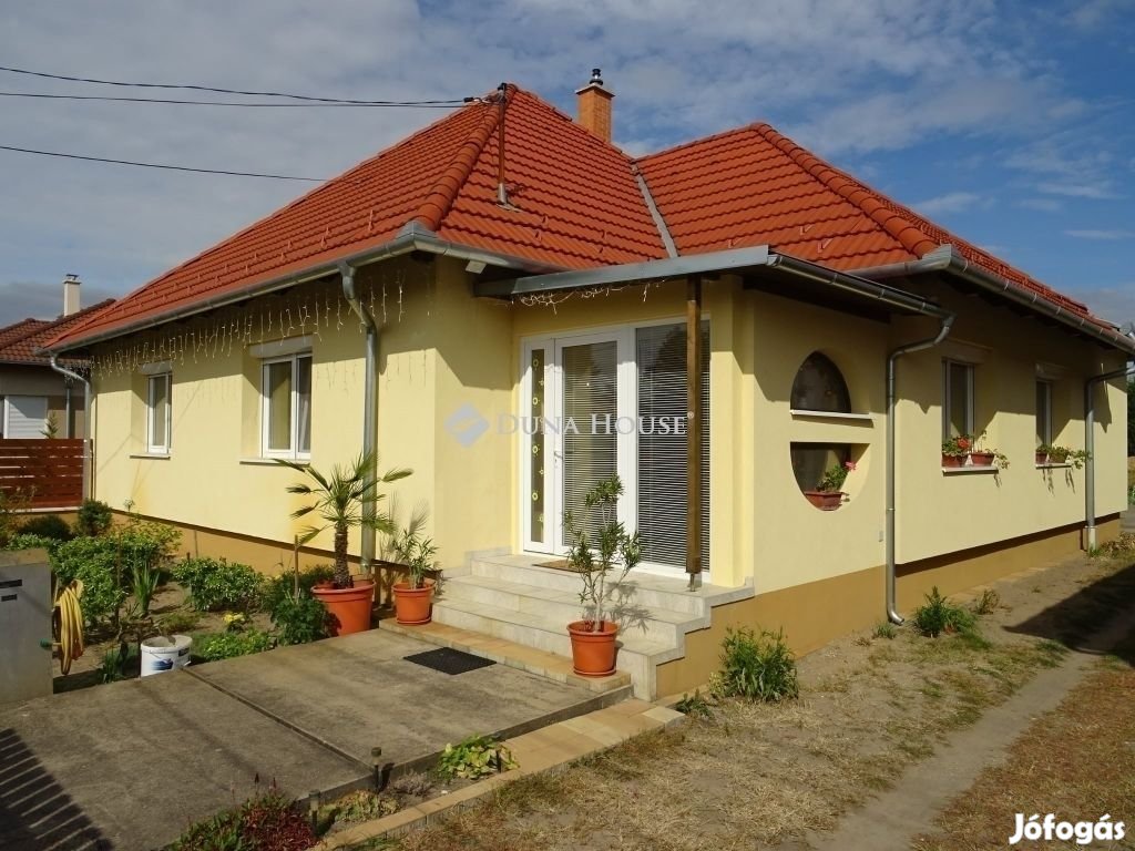 125 nm-es ház eladó Kecskemét