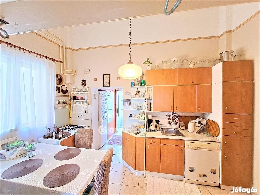 127 nm-es ház eladó Kecskemét