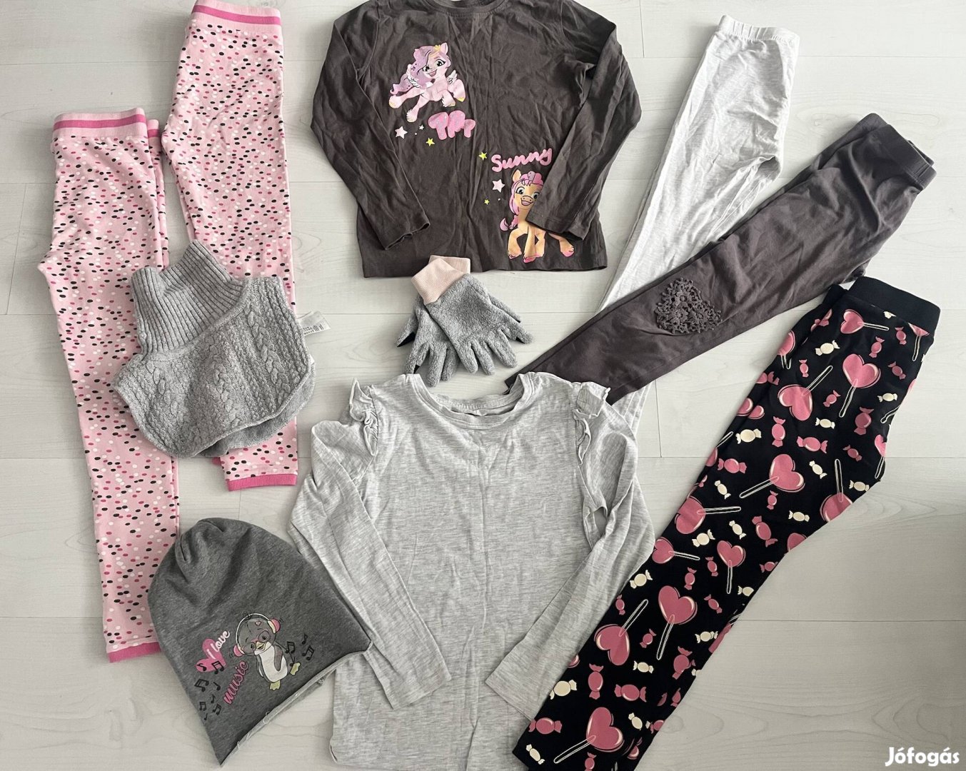 128-as ruhacsomag. Kislány ruhák.