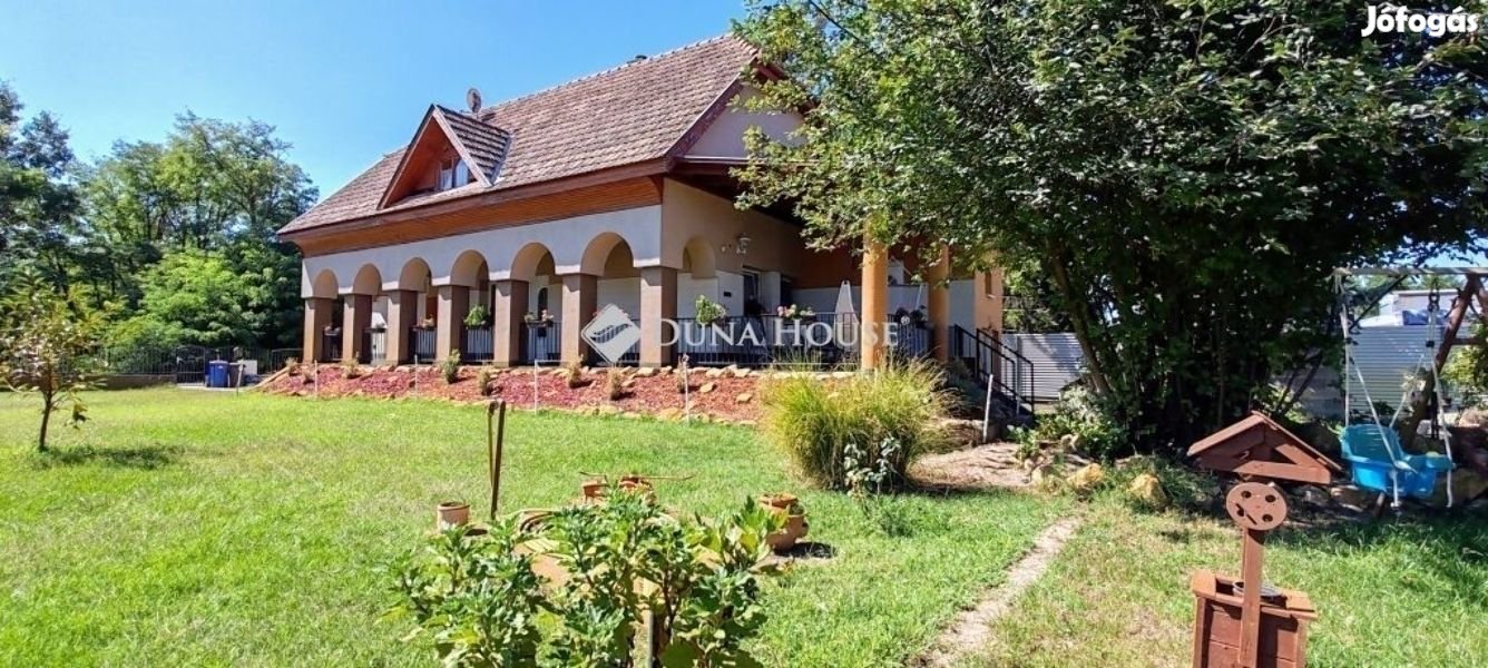 128 nm-es ház eladó Kecskemét