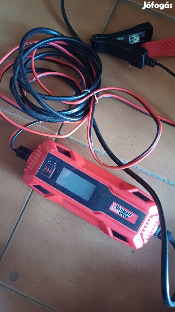 12V autós akkumulátor töltő 