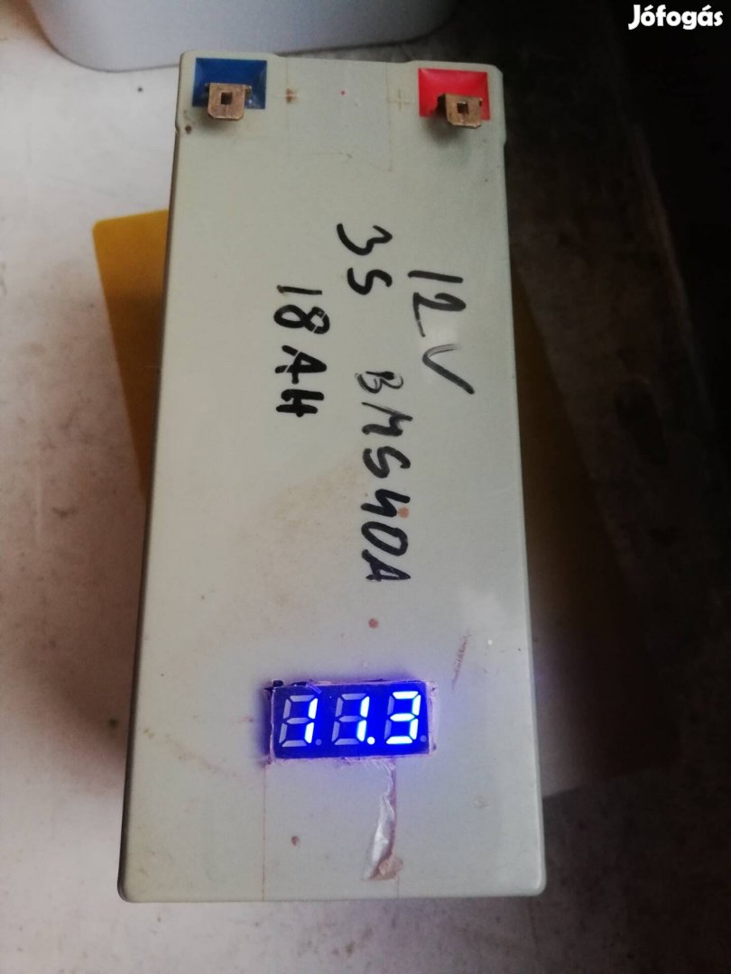 12V lítium akkumulátor. 