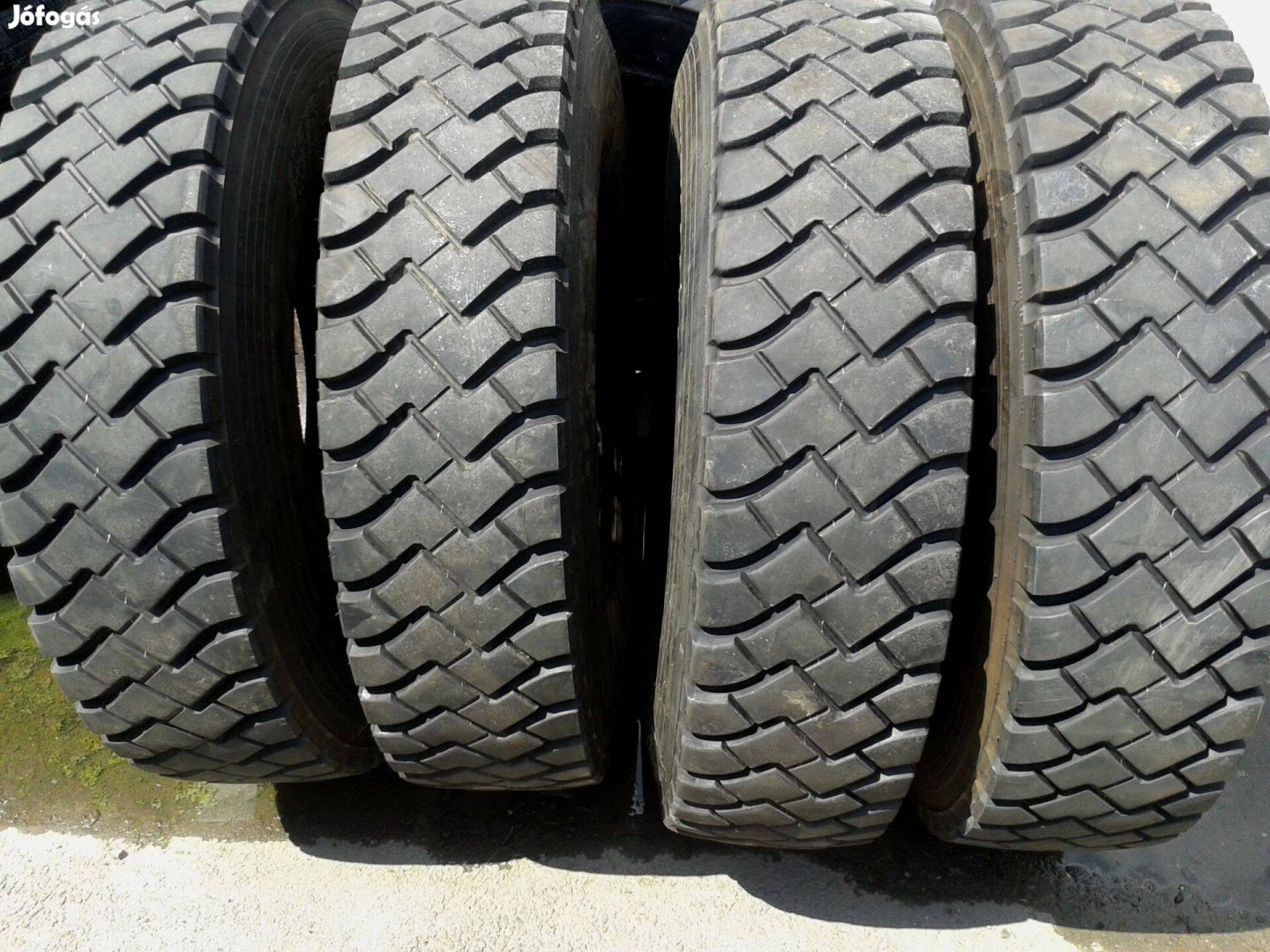 12.00 R20 Yokohama tehergumik 1200x20 1200 R20 12,00 R 20
