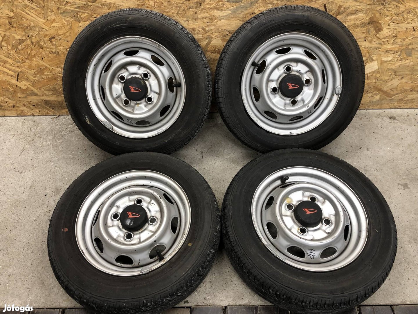 12 colos Daihatsu acélfelni 12 col 4x110