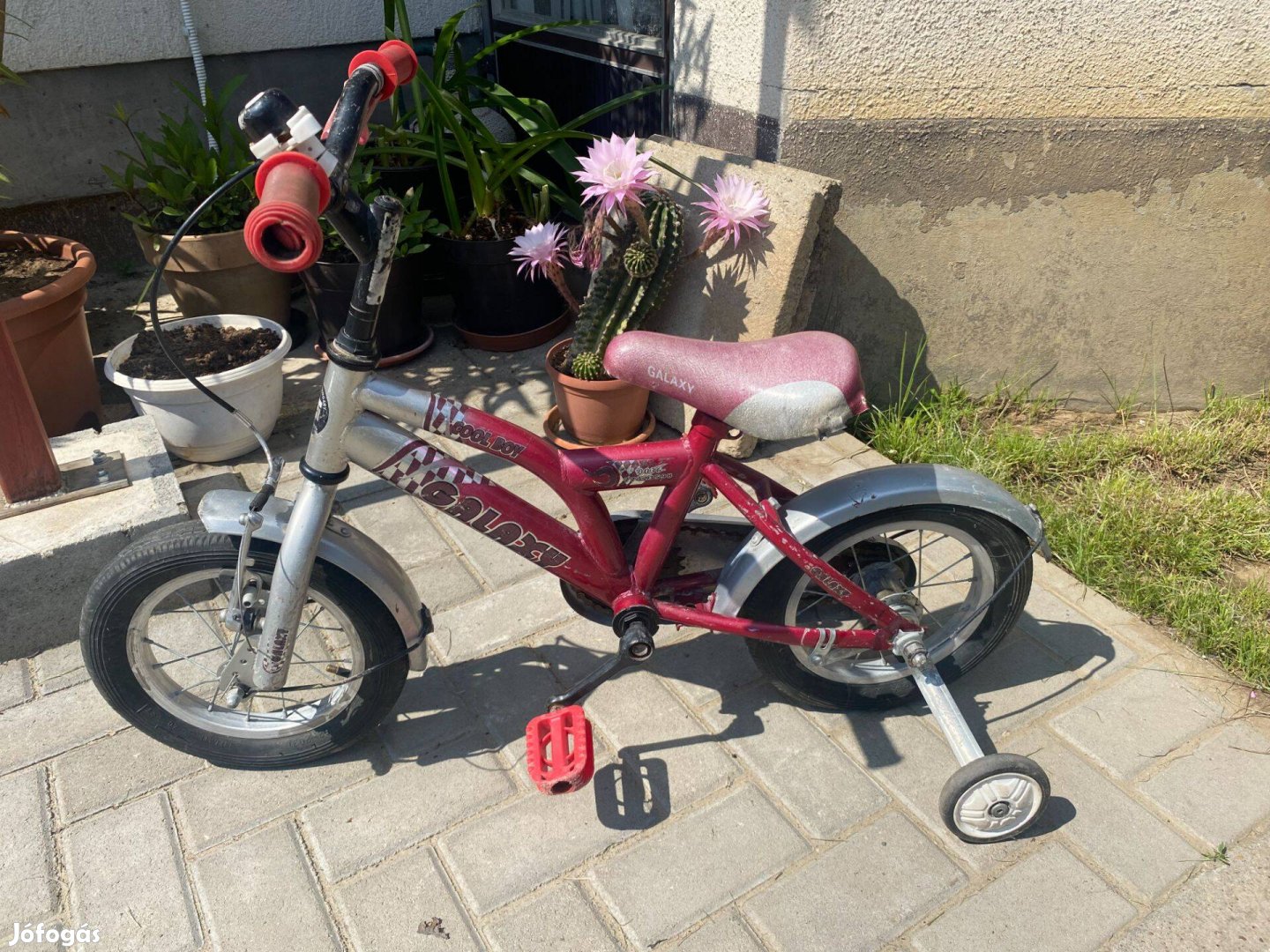 12-es gyerekbicikli eladó