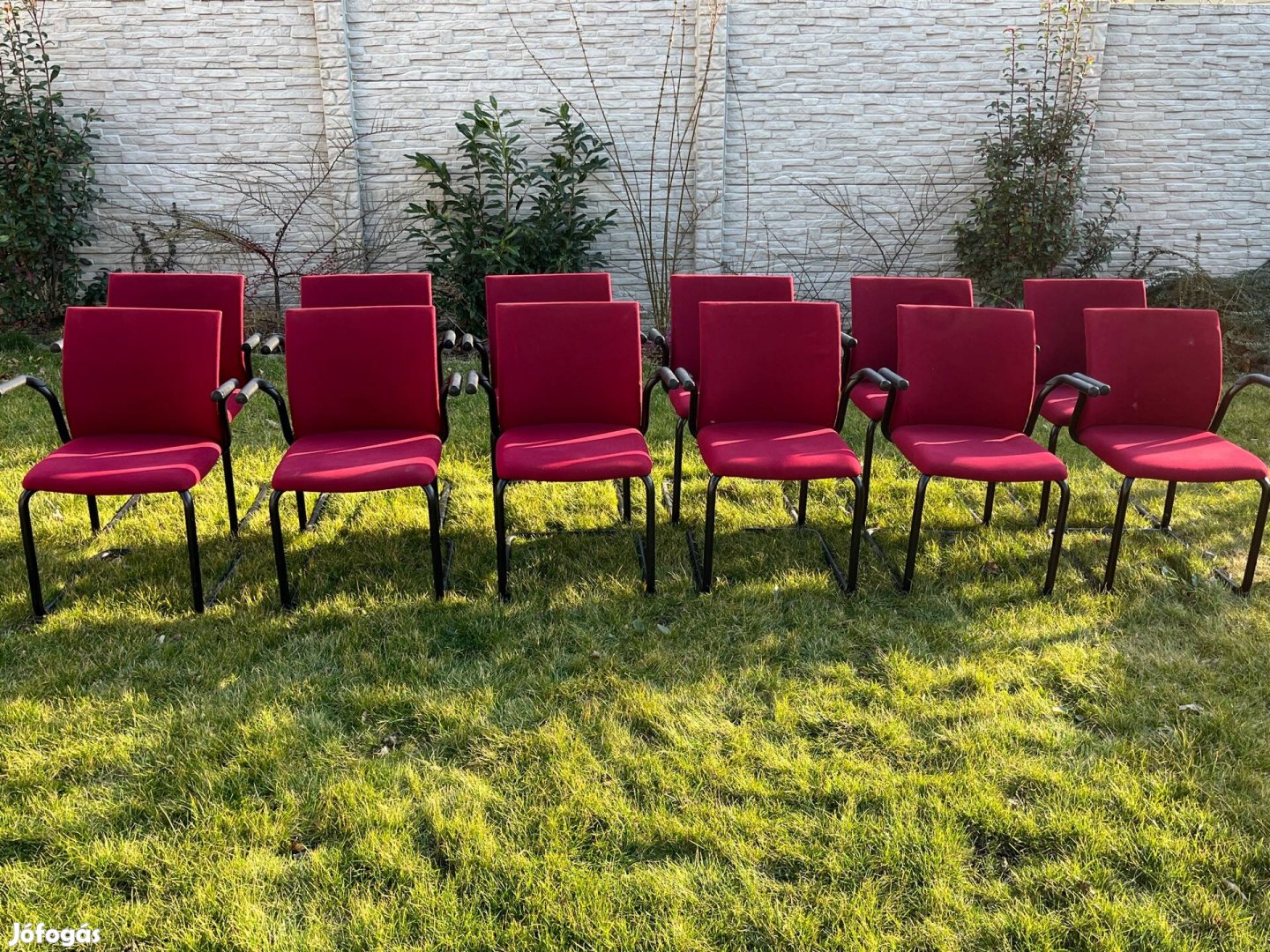 12db Steelcase piros bordó szánkótalpas karfás irodai szék eladó