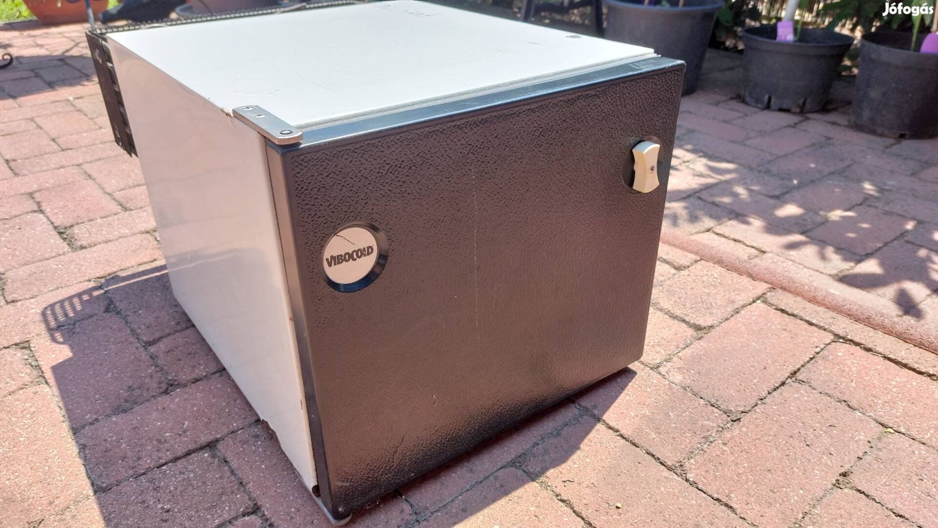 12v-24v Kompresszoros  hűtő autóba.