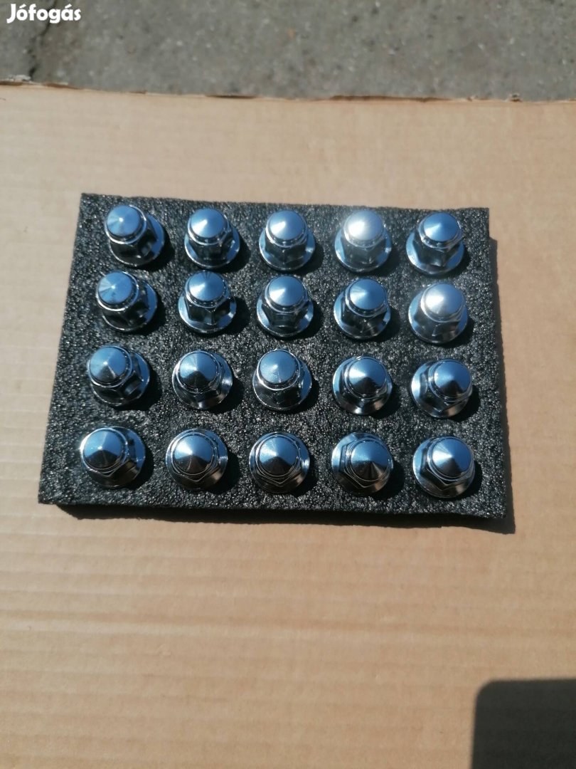 12x1,5-ös Ford alufelni csavar 