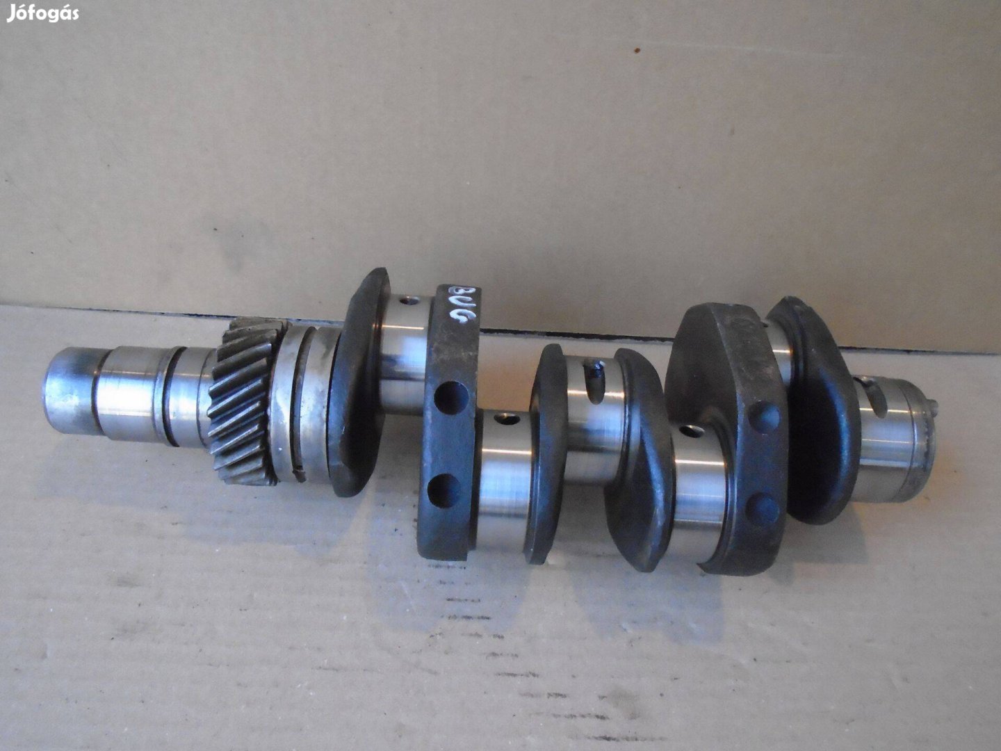 1300 Bogár főtengely eladó