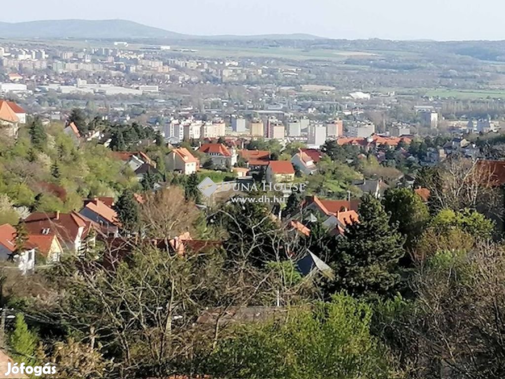 1307 nm-es telek eladó Pécs