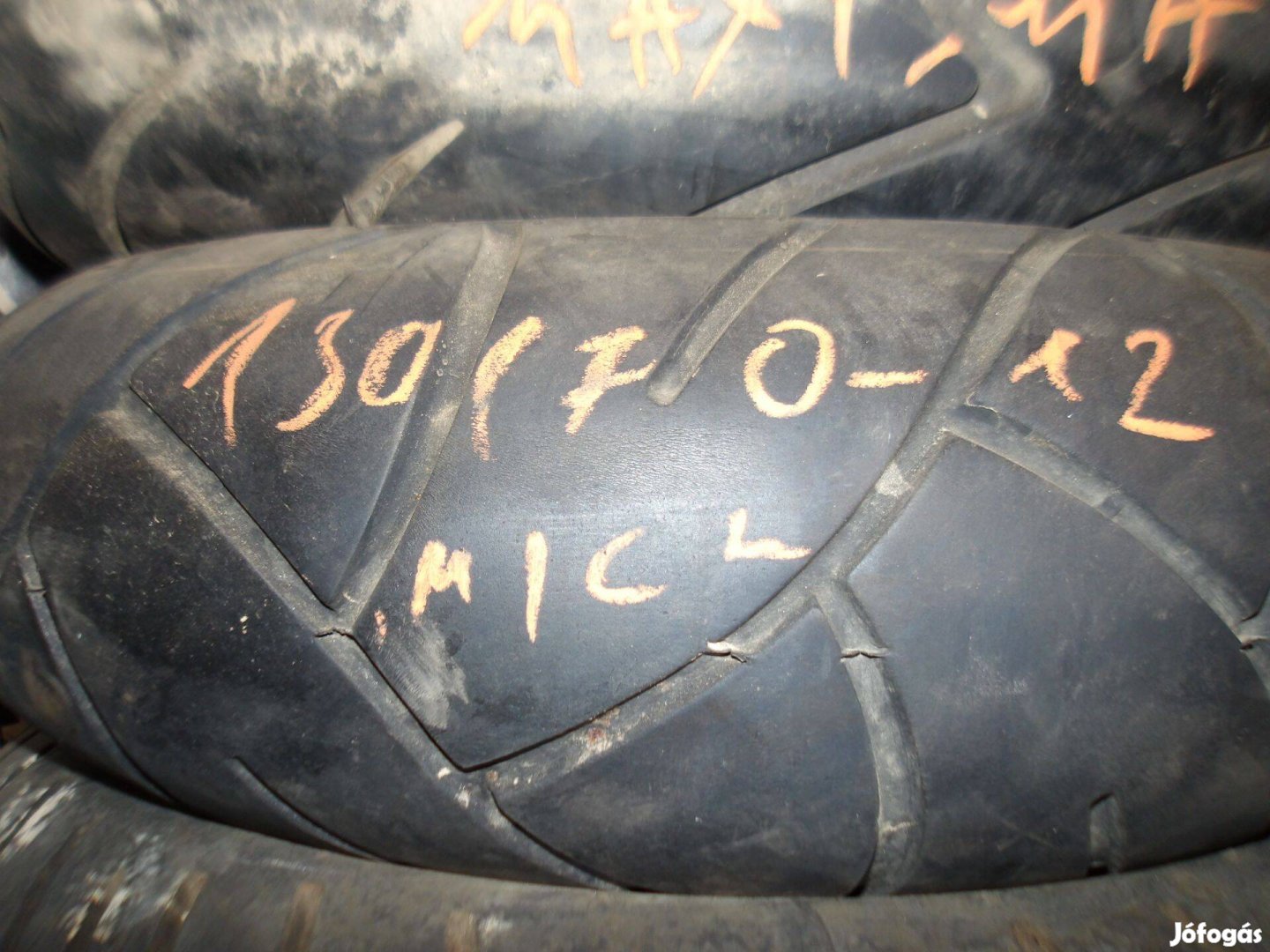 130/70-12 Michelin robogó motor gumi