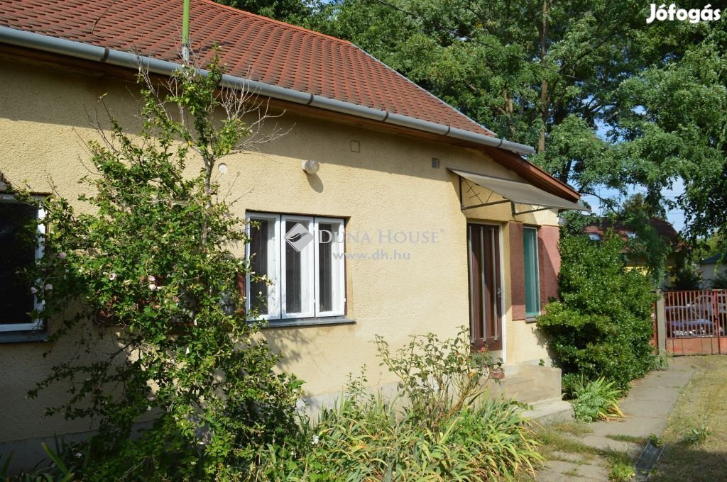 130 nm-es ház eladó Debrecen