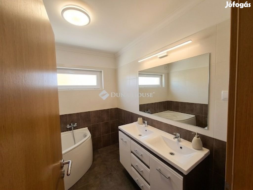 130 nm-es ház eladó Szeged