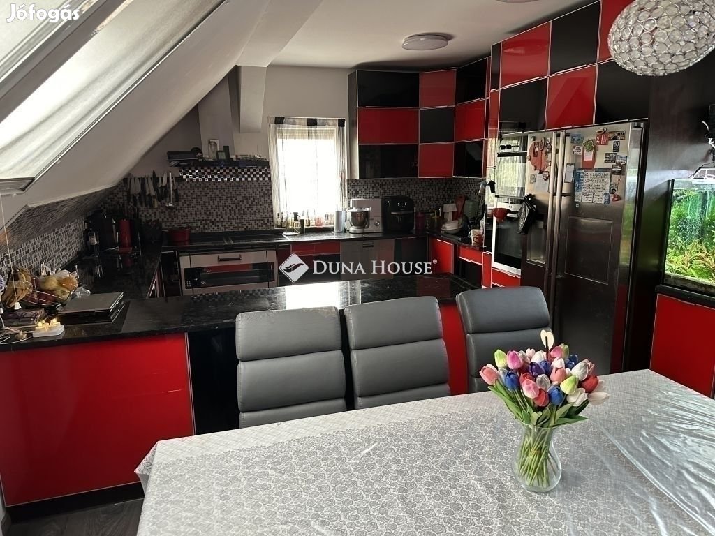 130 nm-es lakás eladó Gyömrő