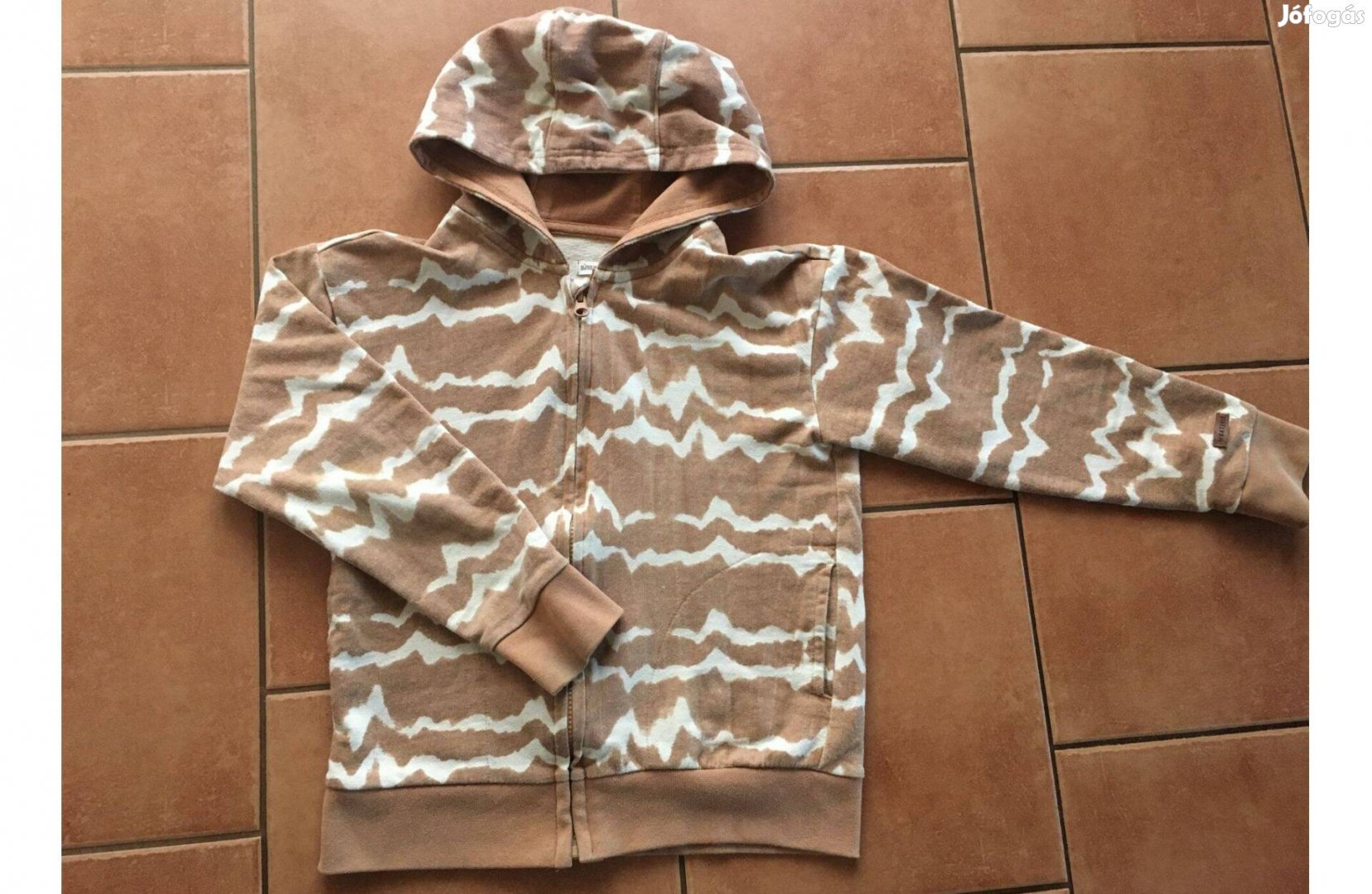 134-140 batikolt mintás kapucnis pulóver!