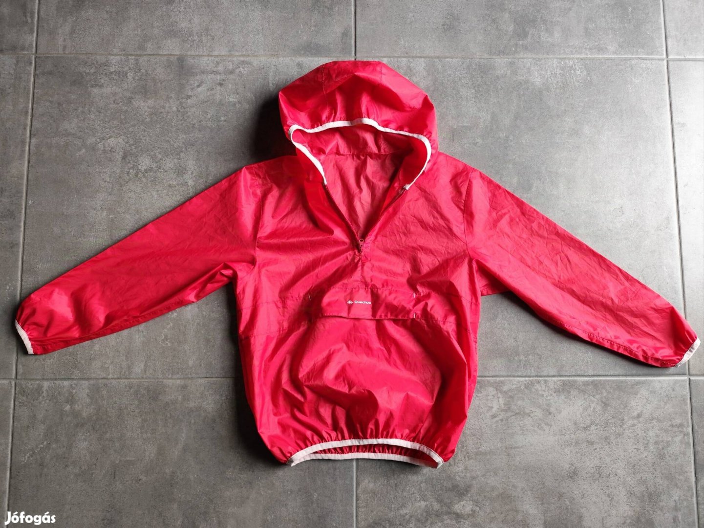 134-140-es Quechua széldzseki esőkabát tépőzáras középső