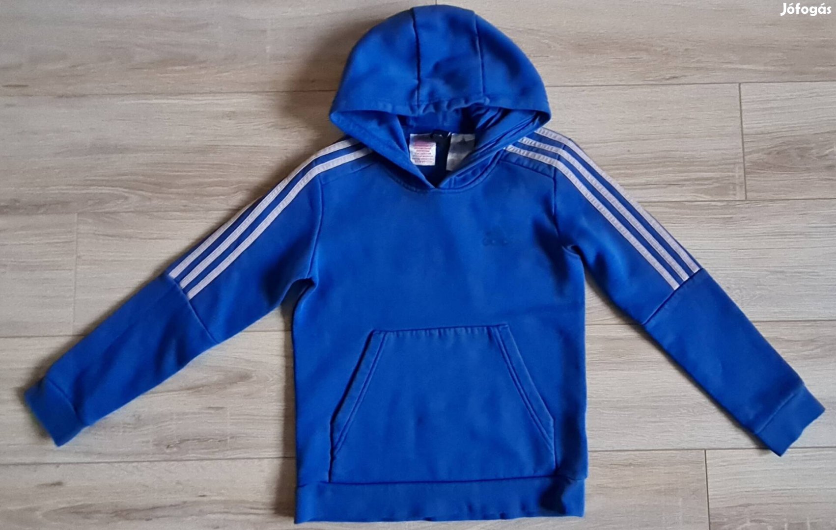 134-140-es használt állapotú Adidas pulóver 