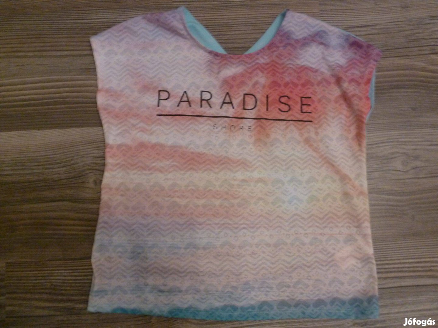 134140-es kislány felső