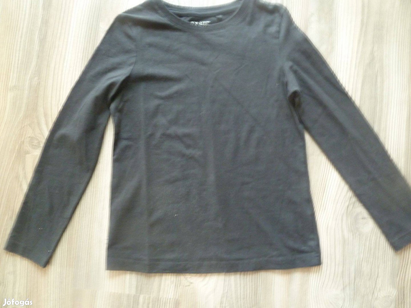 134140-es kislány felső