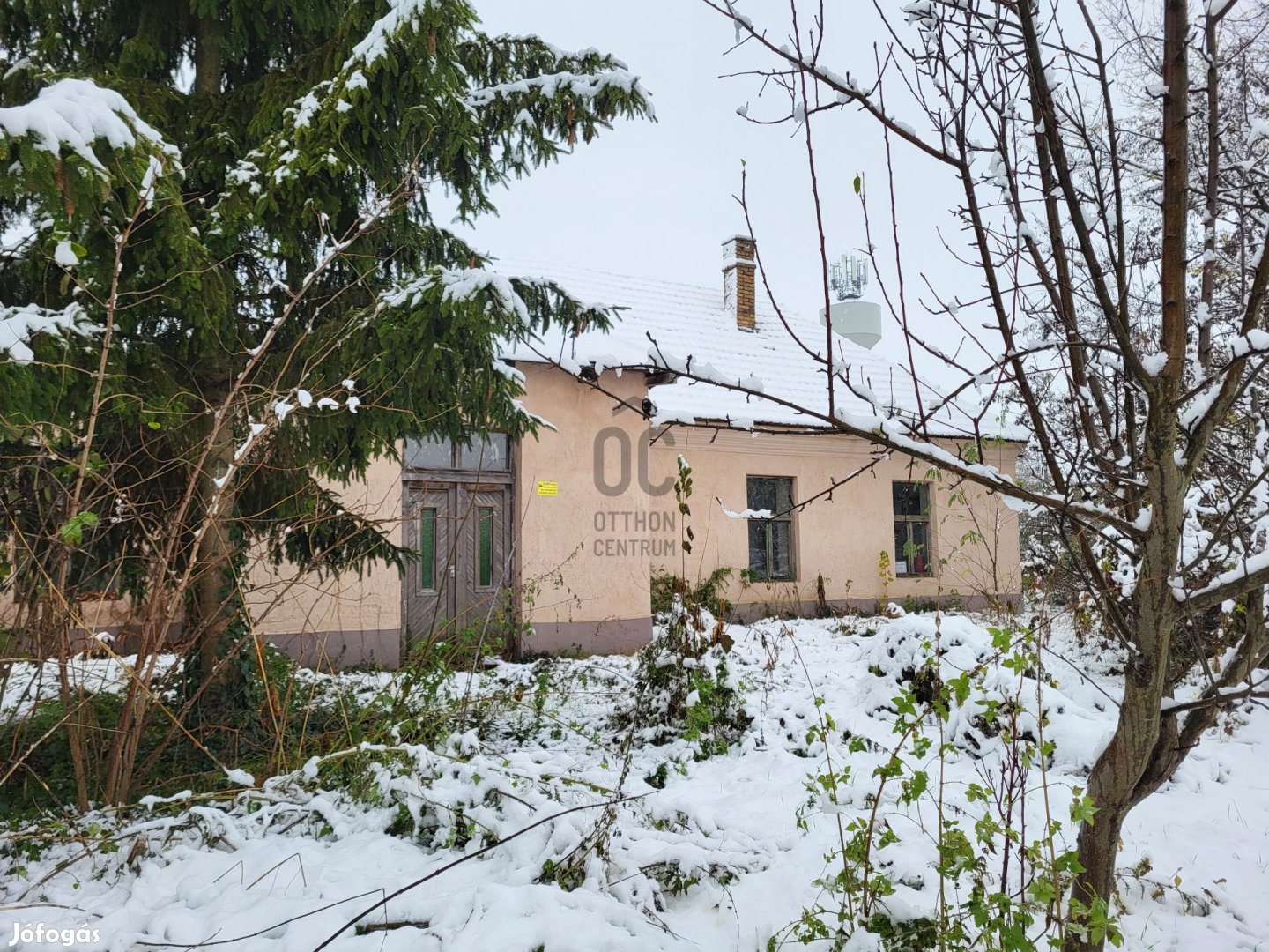 13544 nm-es telek 270 nm-es vályogházzal ELADÓ