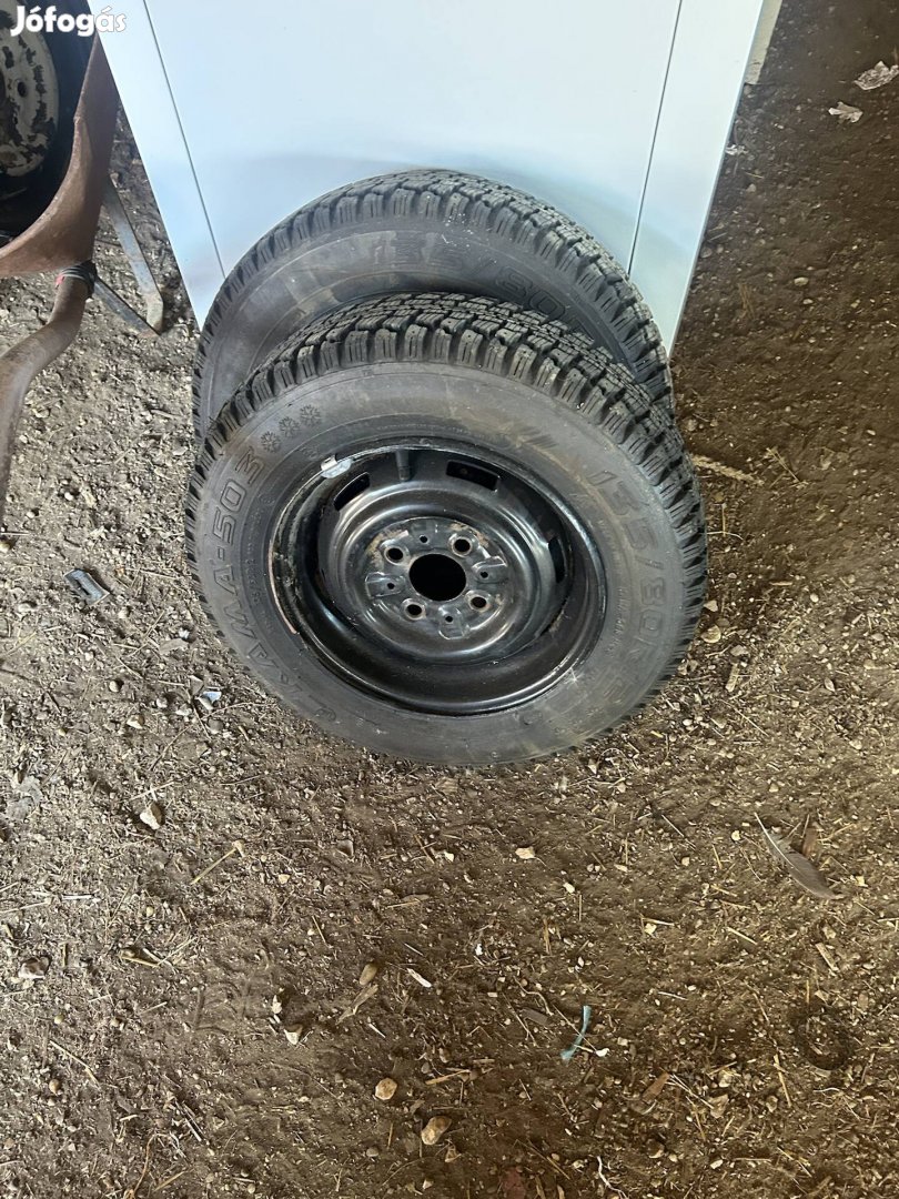 135/80 12 es polski 126 gumi felnivel 