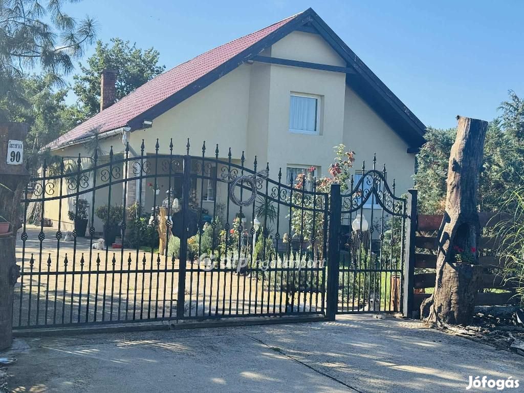 135 nm-es ház eladó Debrecen