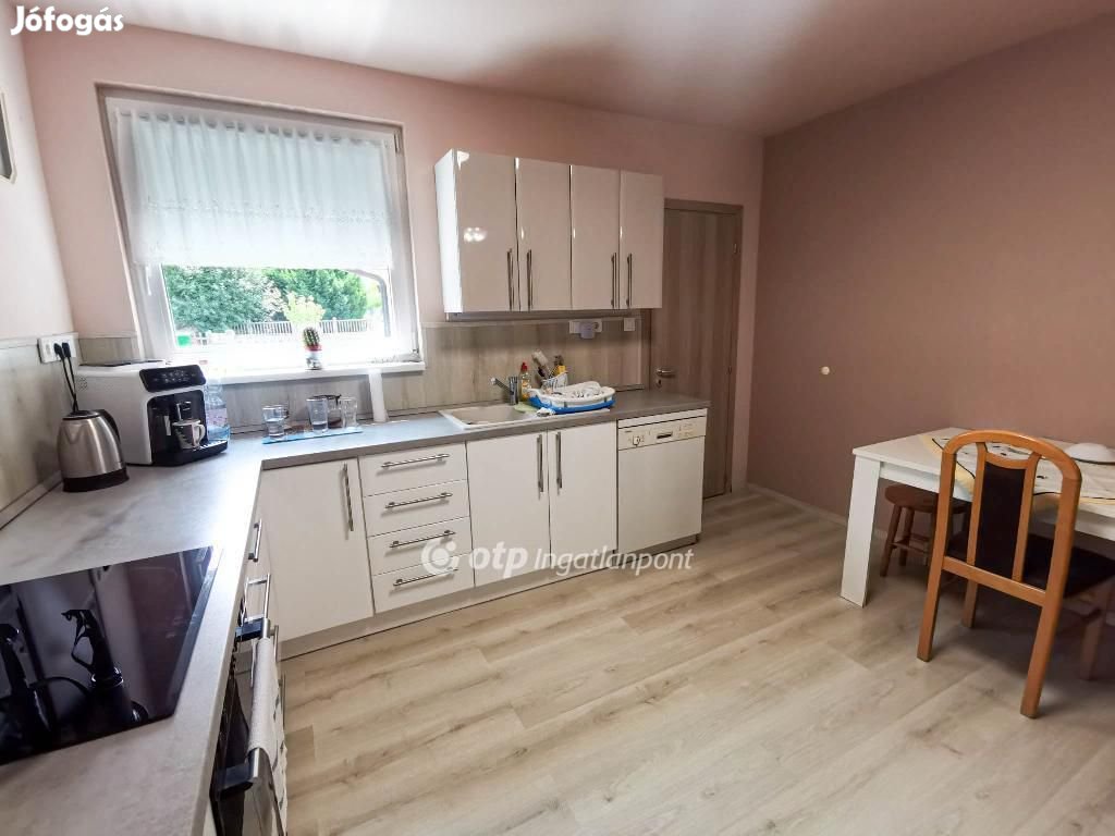 138 nm-es ház eladó Ráckeve