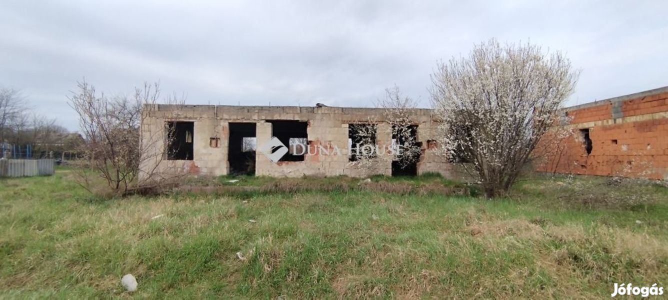 1395 nm-es telek eladó Nagykáta