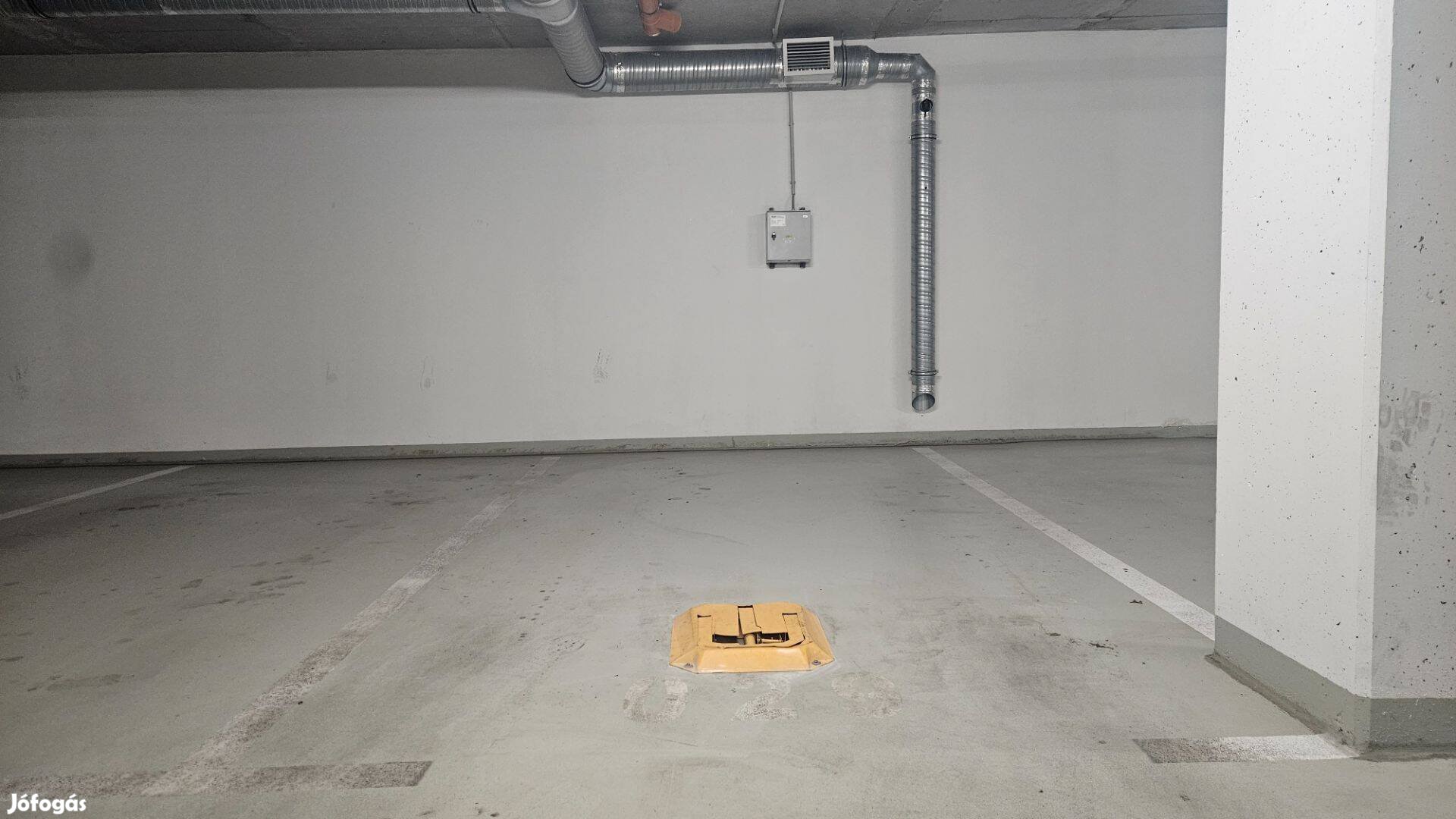 13. kerületben elektromos autó töltésére alkalmas teremgarázs parkoló