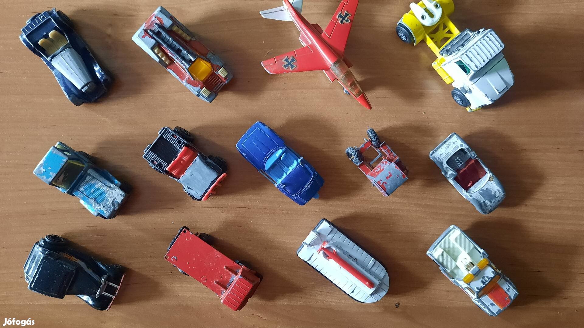 13 darab régi Matchbox kisautó eladó 