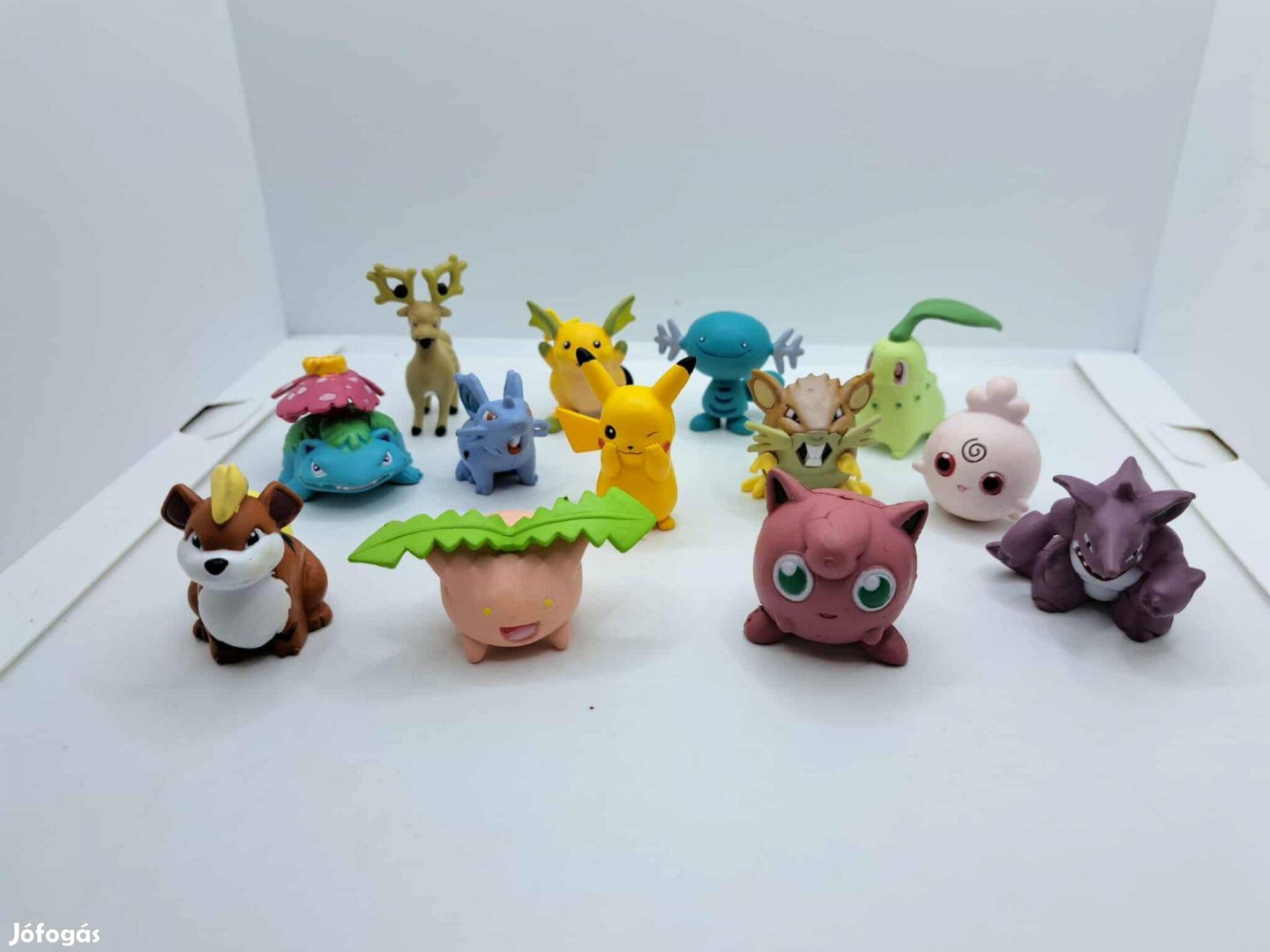 13 darabos Pokémon figura készlet