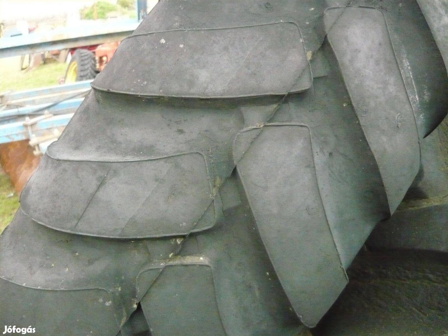 1400 R20 1200 R18 orosz gumi eladó