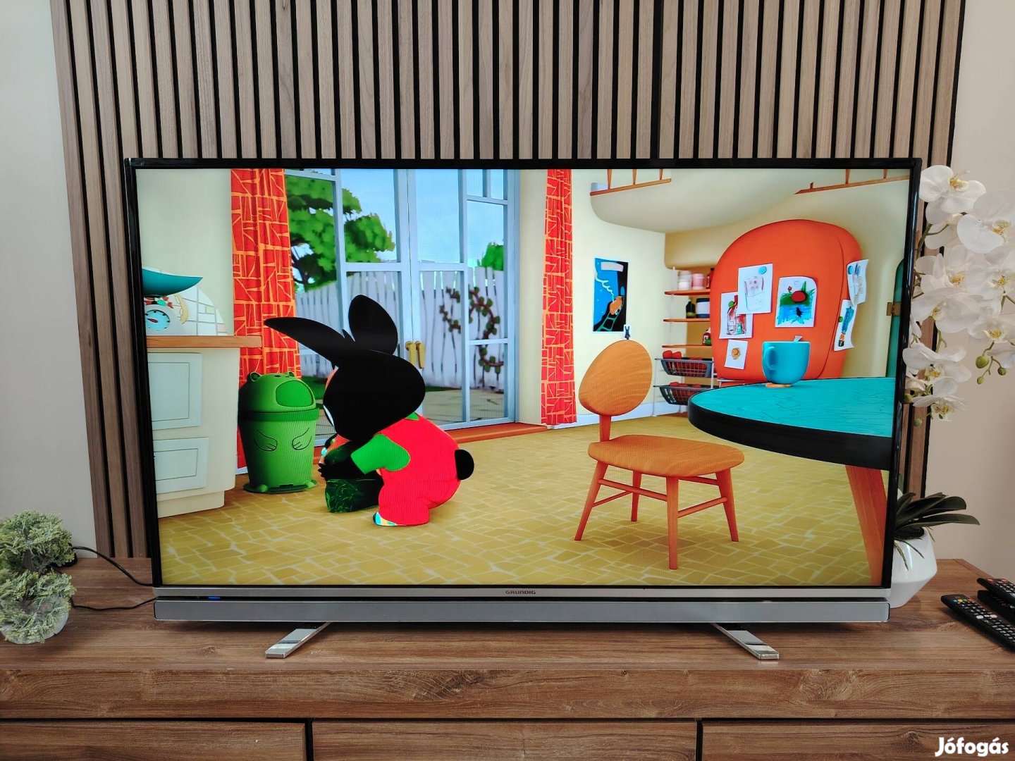 140CM SMART WIFI LED TV. 