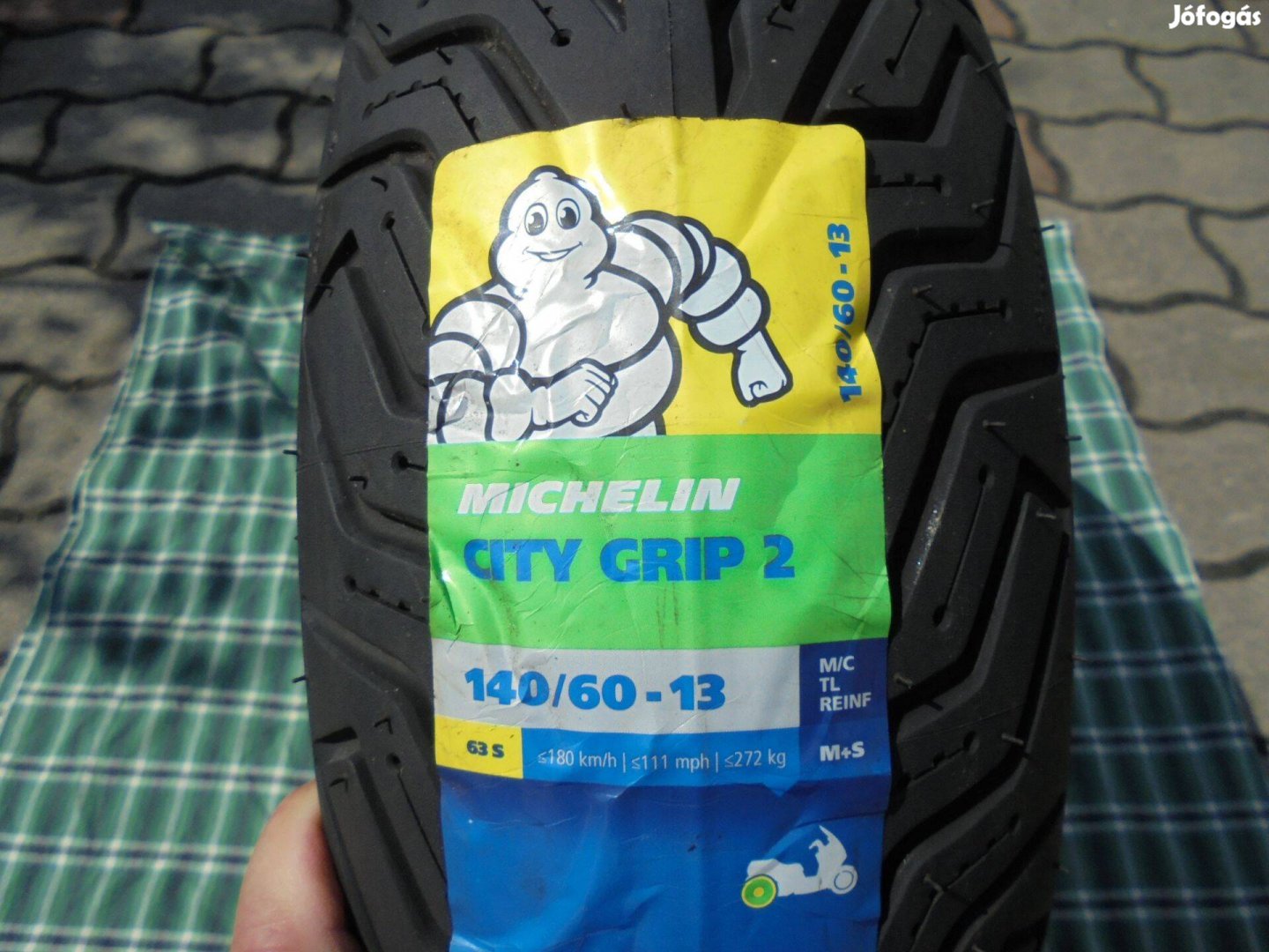 140/60 R 13-as Új Michelin motorgumi eladó