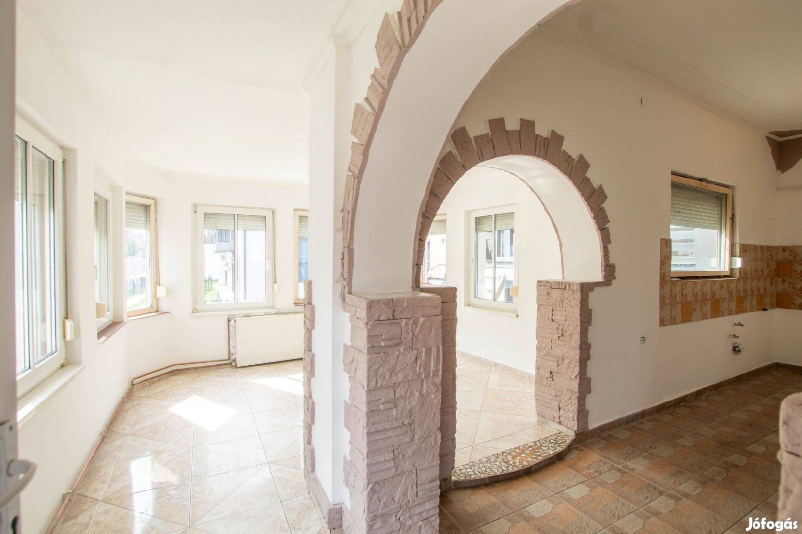140 m2 -es családi ház Bp.18. Újpéteritelep, 289 m2 telekkel!