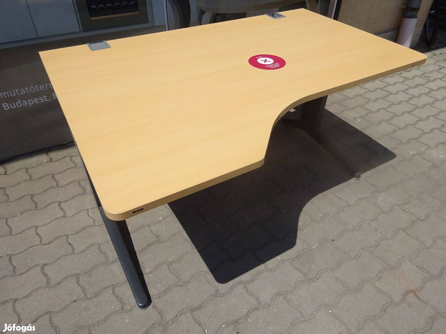 140x100 cm Steelcase íróasztal, bükk mintázatú, balos - használt