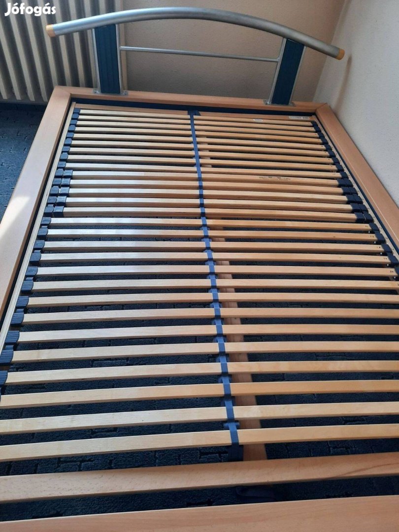 140x200 cm ágykeret ágyráccsal és Wellpur matraccal jó