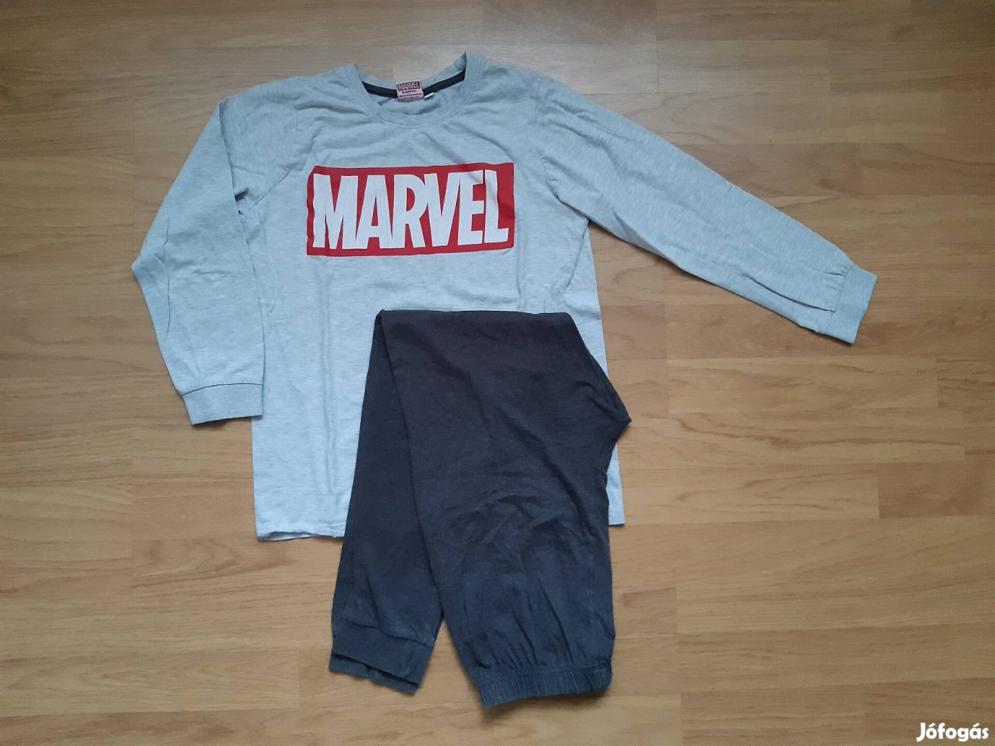 146/152-es Marvel pizsama
