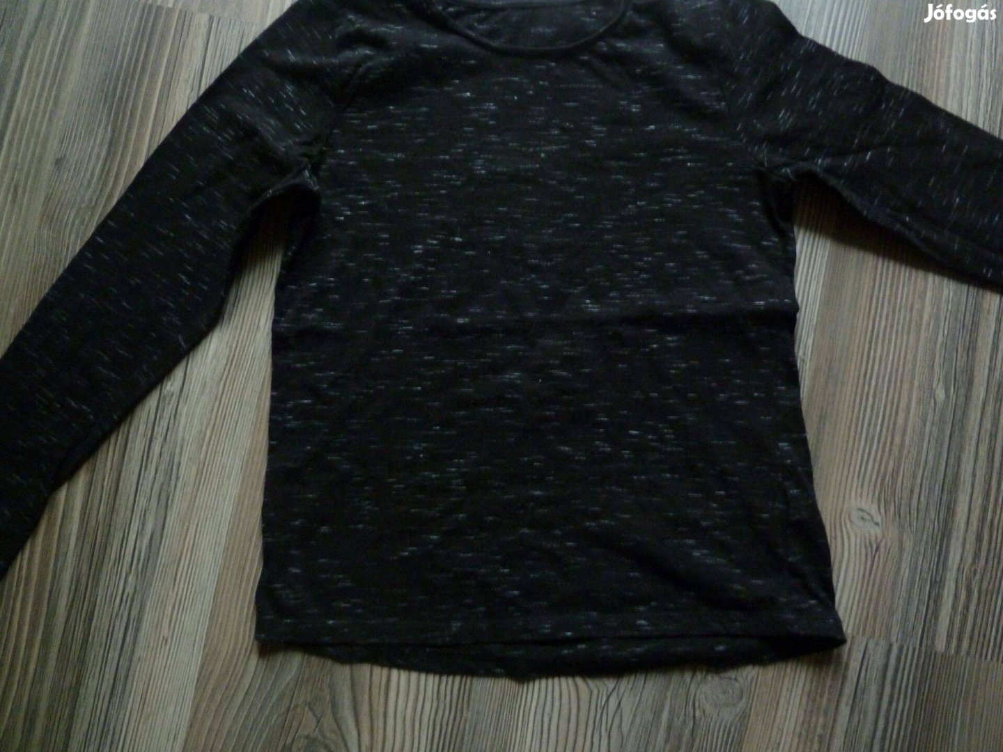 146152-es kislány felső