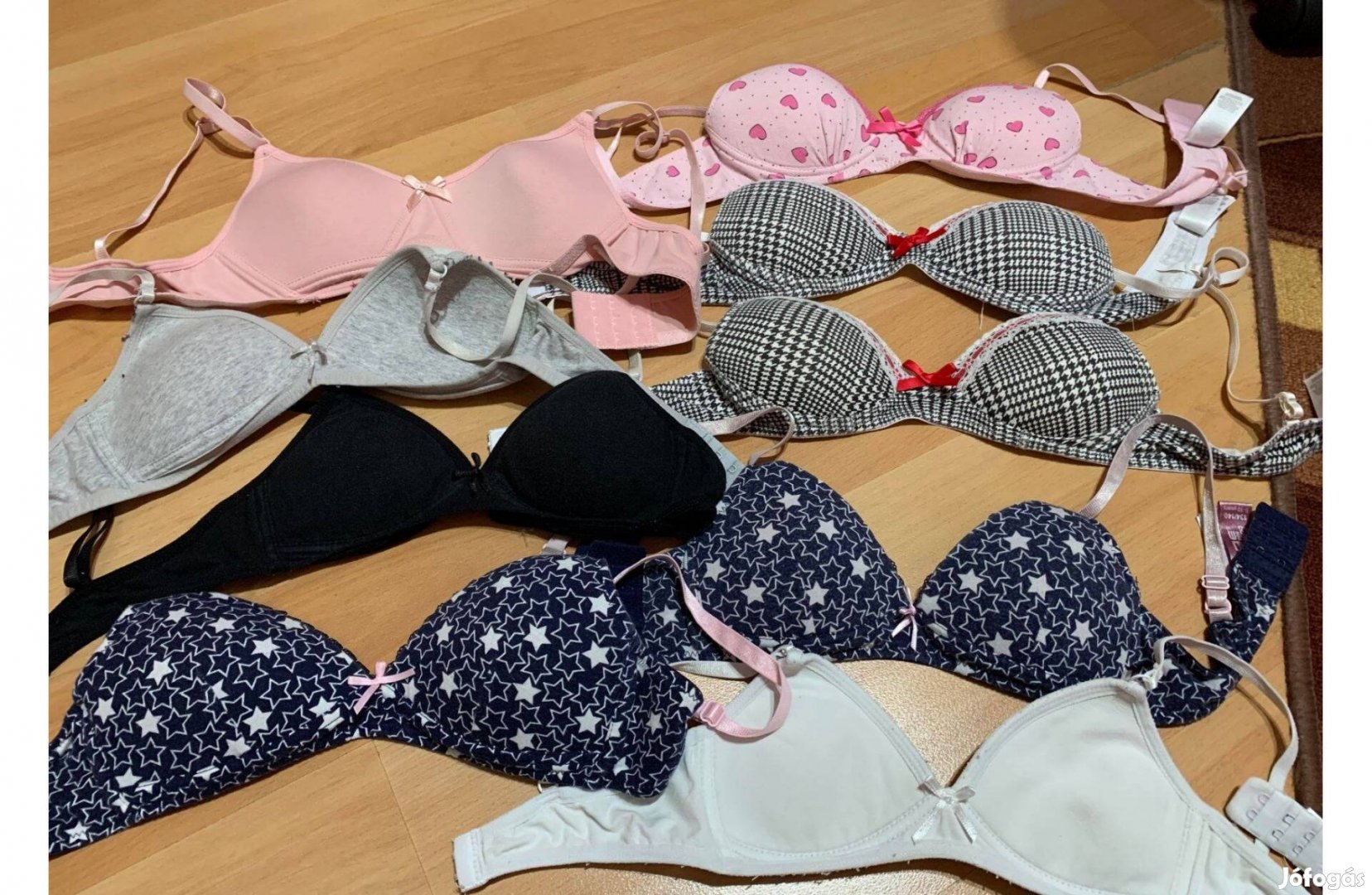 146152-es melltartó eladó