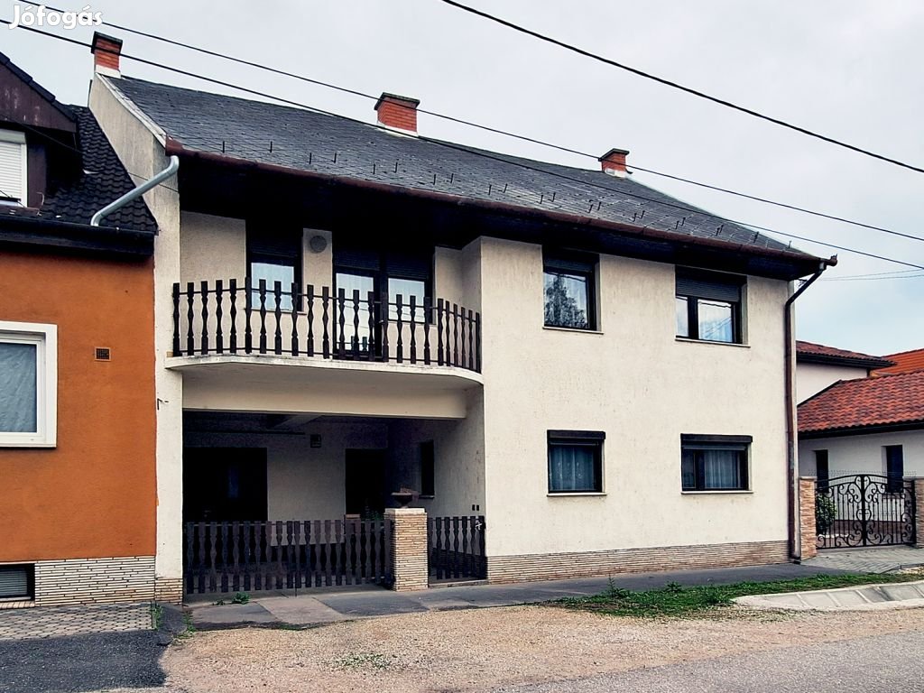 146 nm-es ház eladó Győr