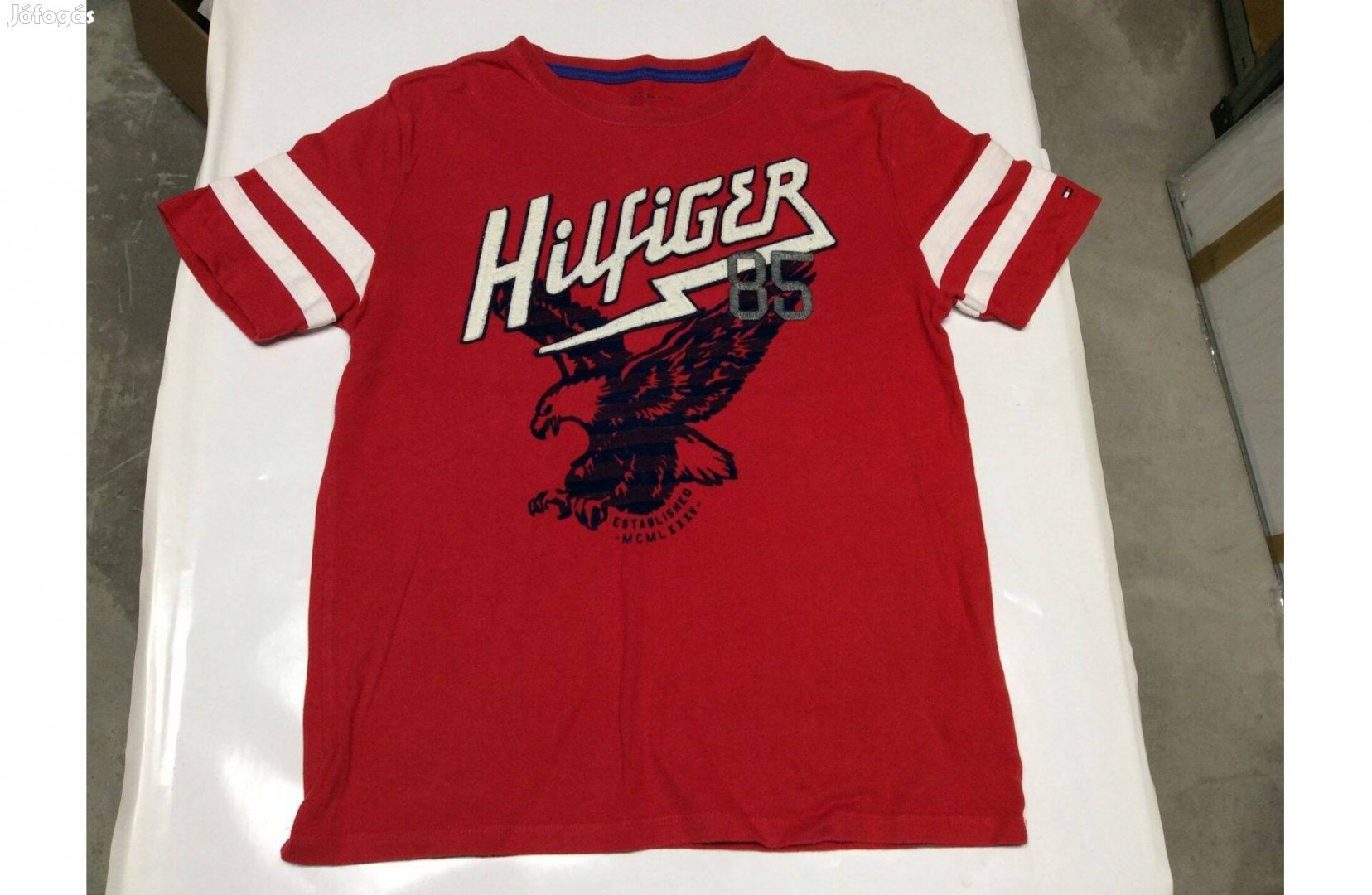146-os fiú póló Tommy Hilfiger 12év 13év 14év piros póló hossz: 56cm