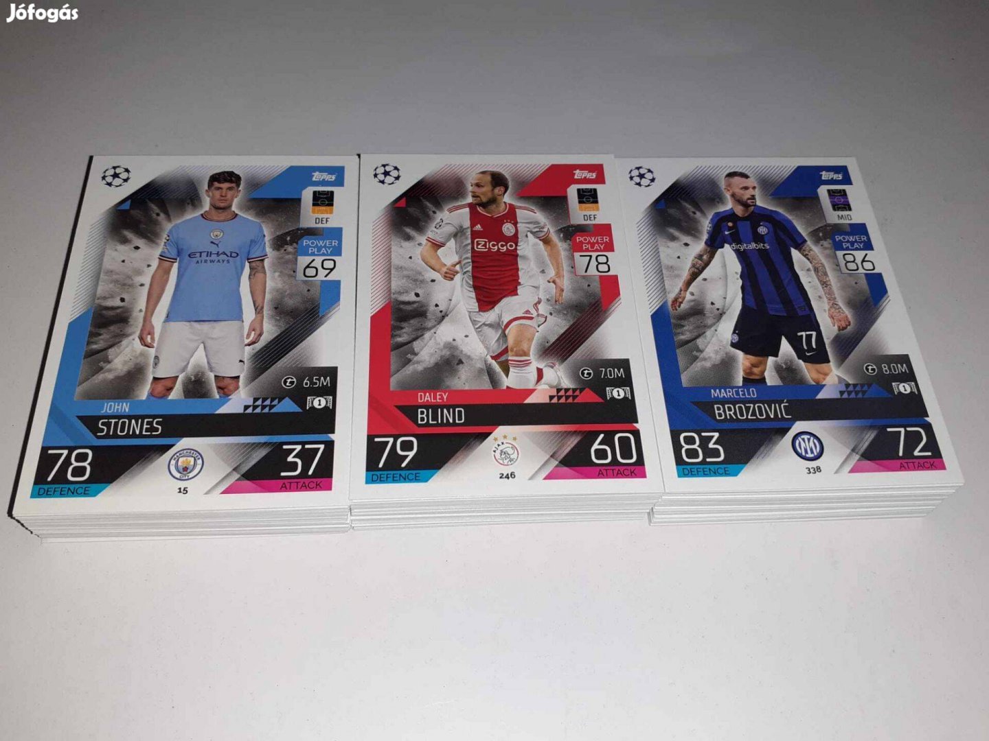 148 db különböző Match Attax focis kártya