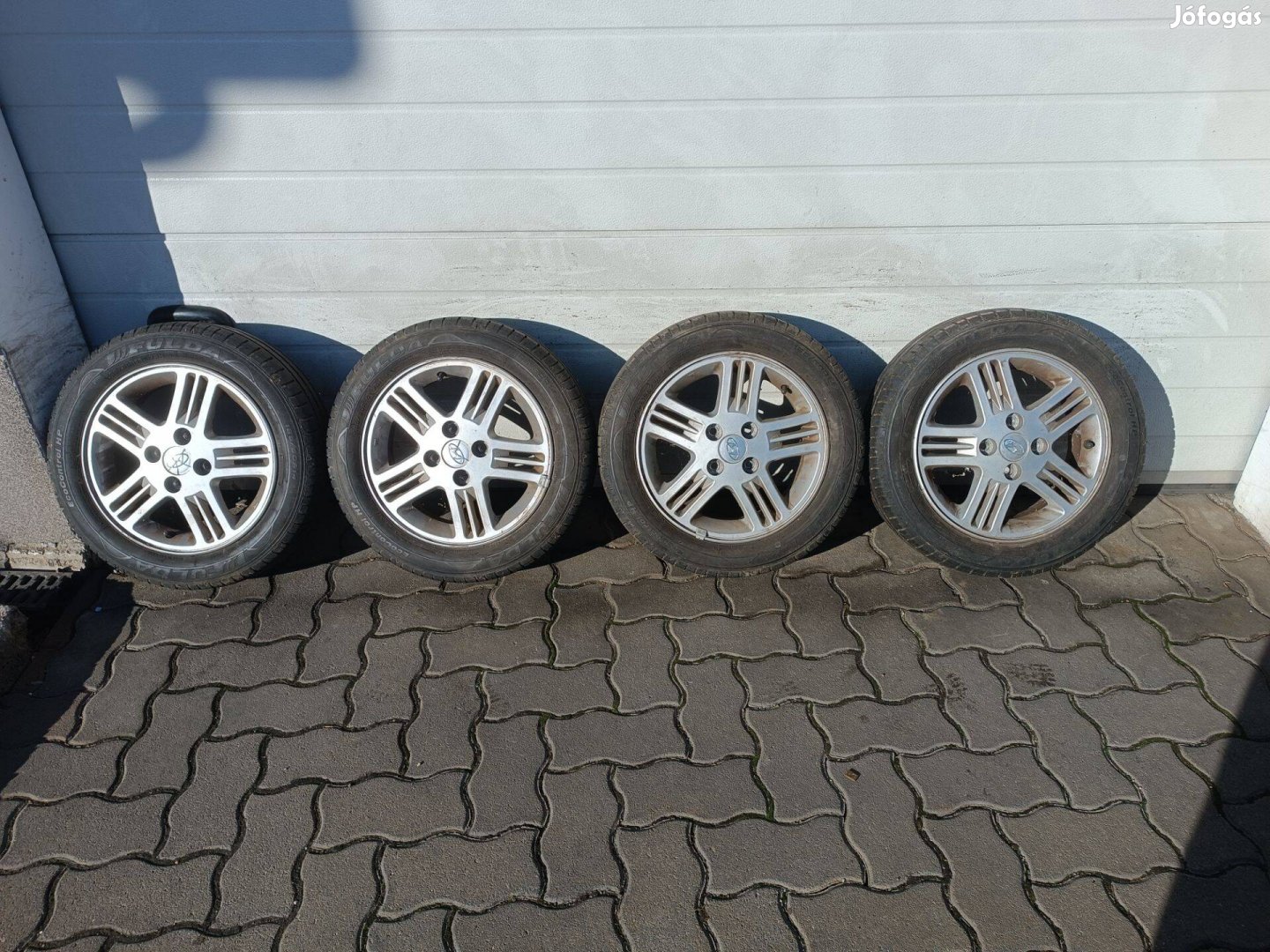 14" 4x100 Gyári Hyundai/ Kia /Suzuki/ felni nyári gumival eladó!