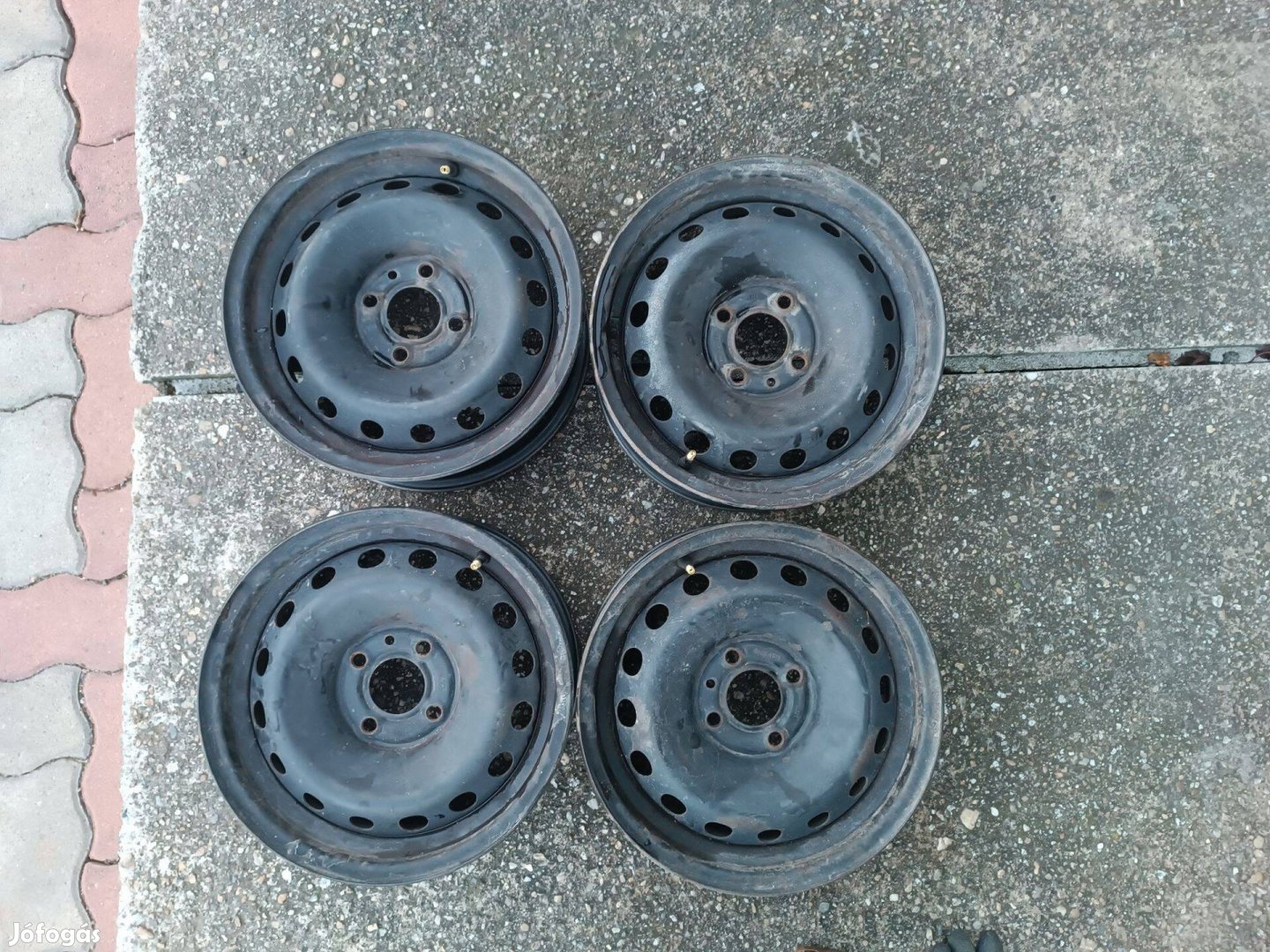 14" 4x100 Gyári Renault/Nissan lemezfelni eladó!