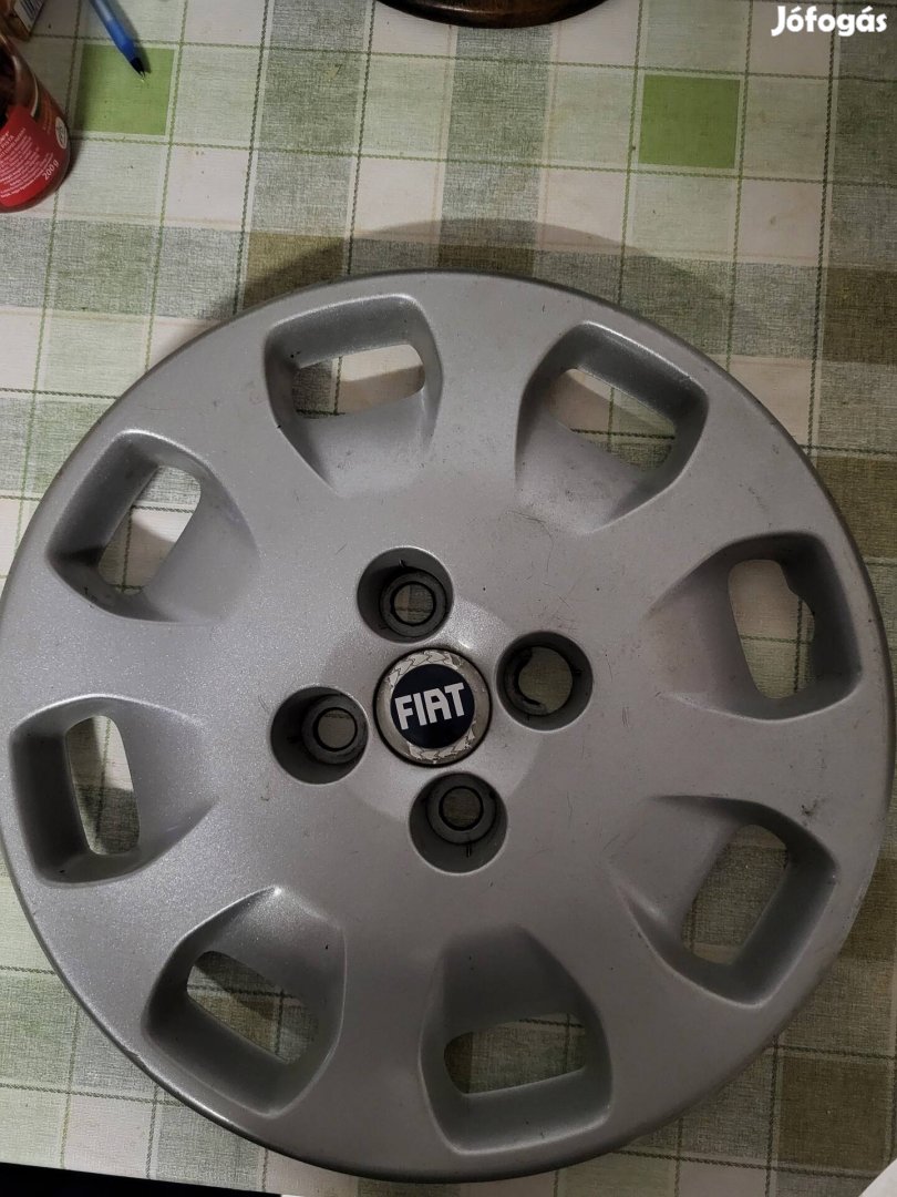 14" Fiat dísztárcsa eladó.