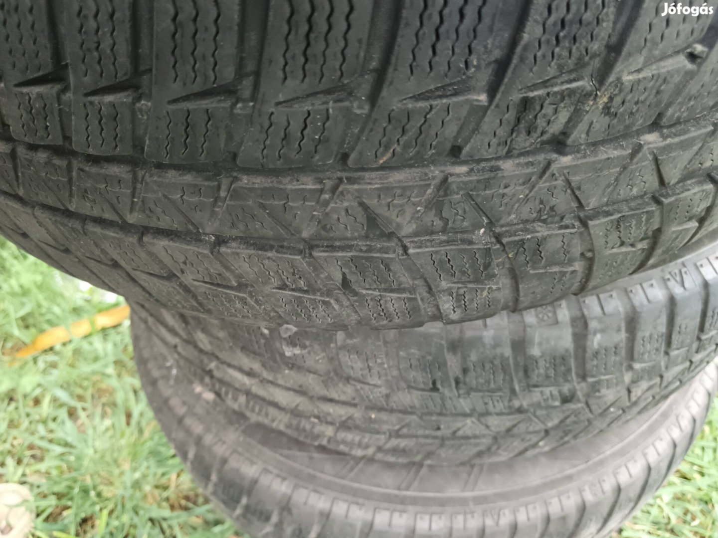 14" acél felni gumival eladó 