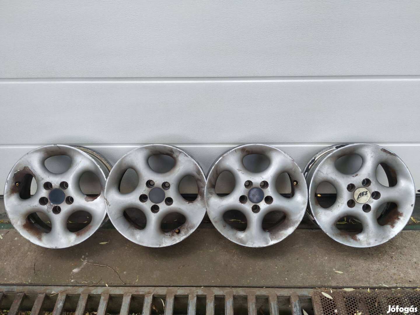 14 colos alu felni szett (seat cordobán volt)