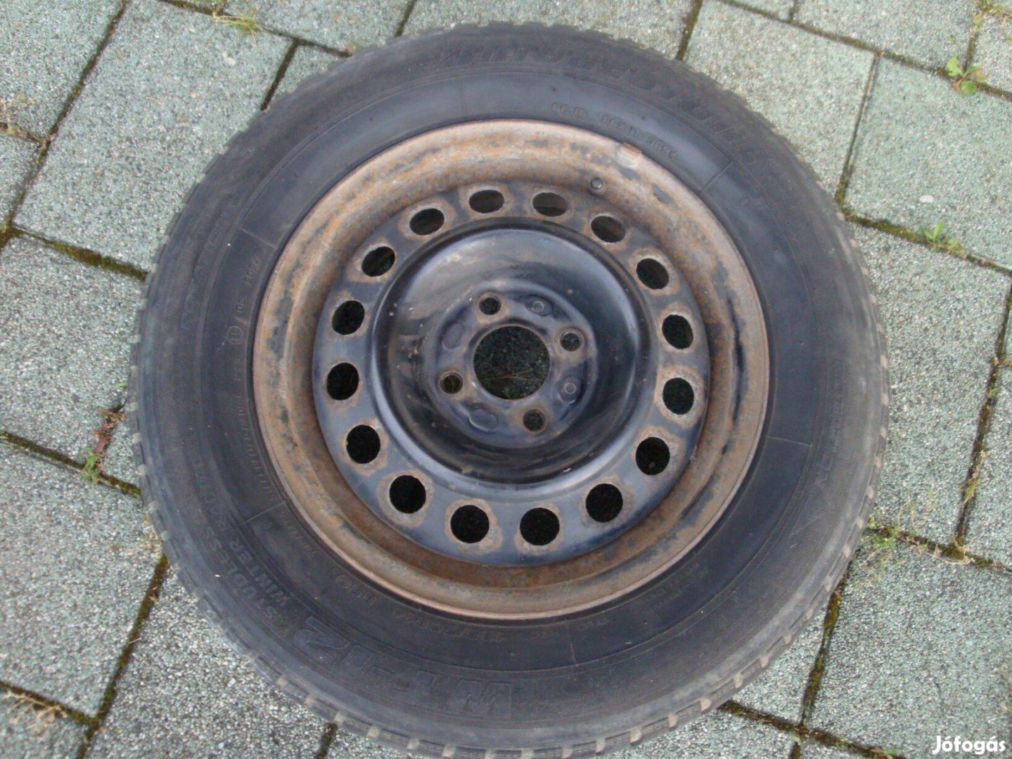 14-es acélfelni Bridgestone téli gumival, 185/70 R14